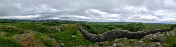 Picknick near the wall